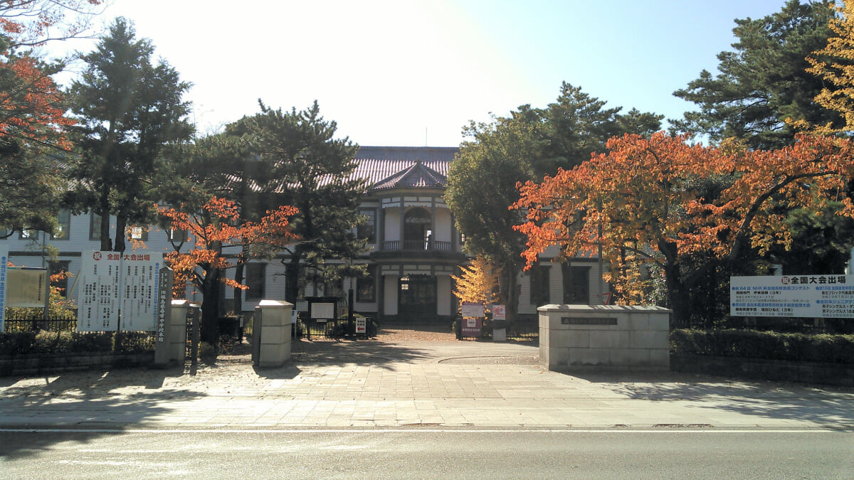 安積歴史博物館(旧福島県尋常中学校本館)の写真 ©Sugikats(CC BY-SA 4.0)