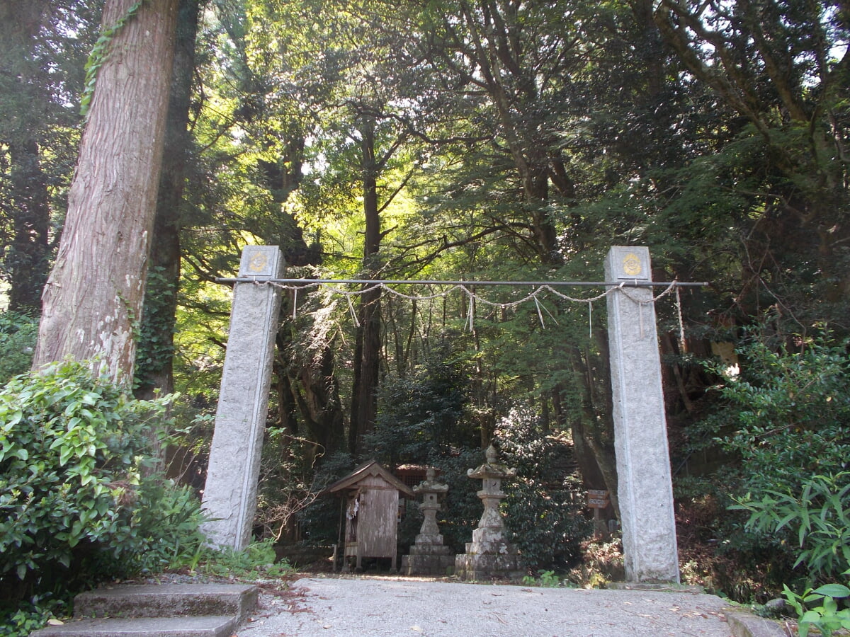 岩屋神社の写真 ©STA3816(CC BY-SA 4.0)