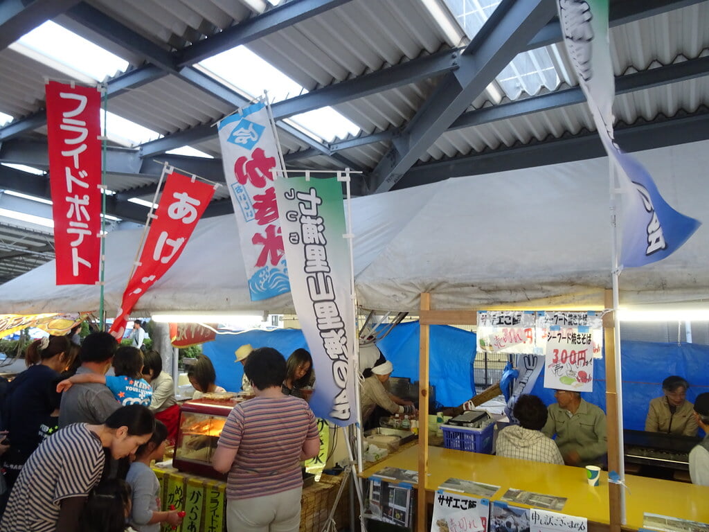 輪島マリンタウン・海の駅 六銘館の写真 ©inazakira(CC BY-SA 2.0)