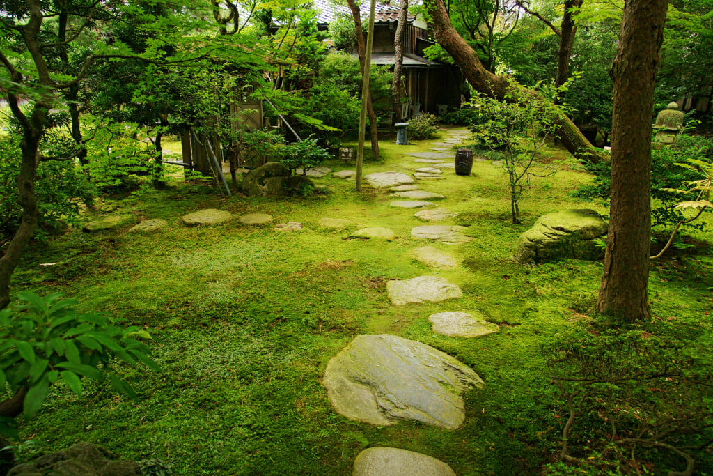 西田家庭園・玉泉園の写真 ©663highland(CC-BY-SA-3.0)