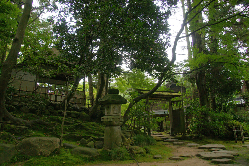 西田家庭園・玉泉園の写真 ©663highland(CC-BY-SA-3.0)