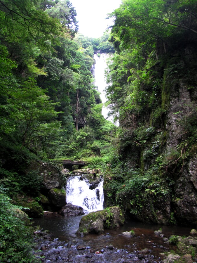神庭の滝の写真 ©Yoshio Kohara(CC BY 3.0)