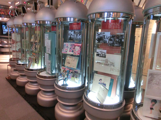宝塚市立手塚治虫記念館の写真 ©Kekero(CC BY-SA 3.0)