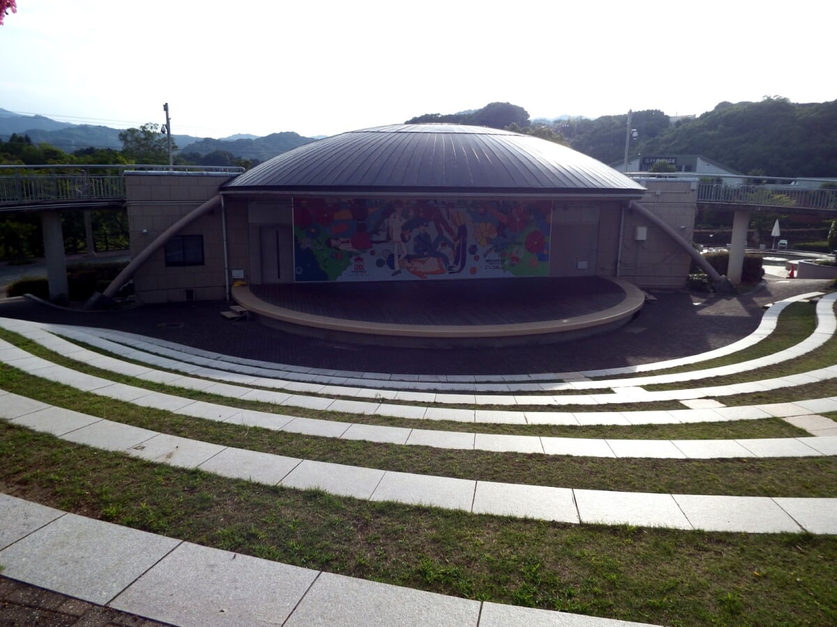 えひめこどもの城の写真 ©Dokudami(CC BY-SA 4.0)