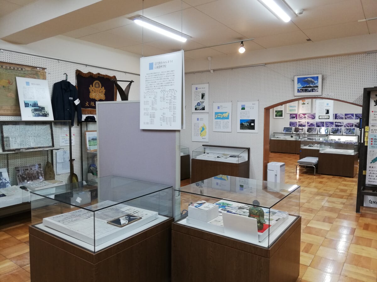 米原市伊吹山文化資料館の写真 ©先従隗始(CC0)