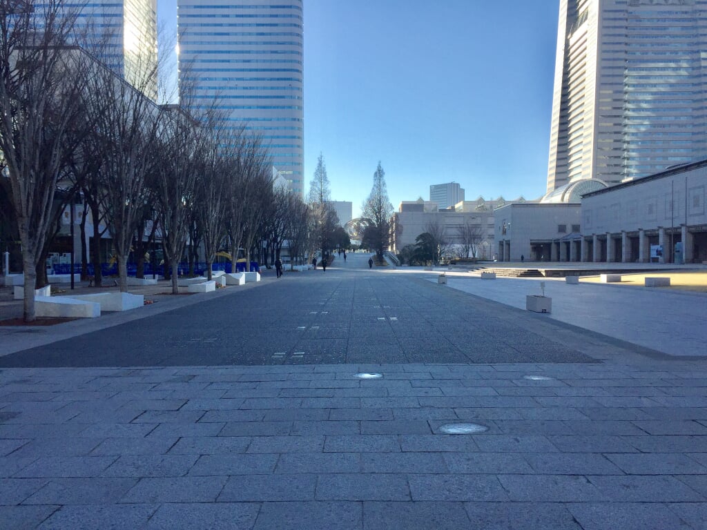 グランモール公園 美術の広場の写真 ©Thirteen-fri(CC BY-SA 4.0)