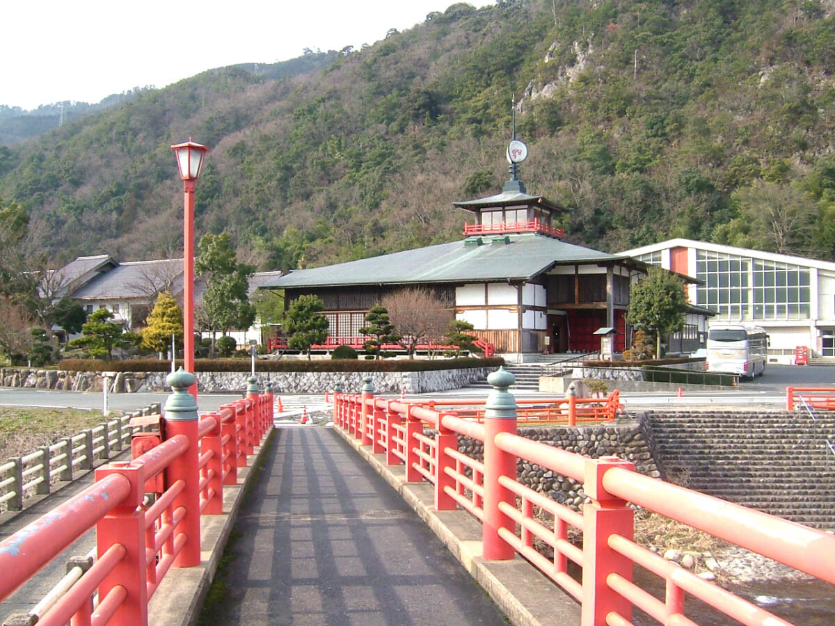 もちがせ 流しびなの館の写真 ©KASEI(CC BY-SA 3.0)