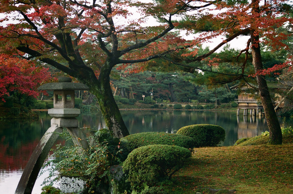 兼六園の写真 ©bryan...(CC BY-SA 2.0)