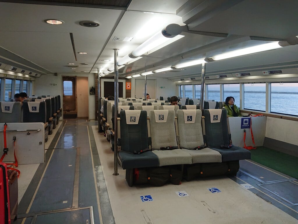 神戸-関空ベイ・シャトルの写真 ©rail02000(CC BY-SA 2.0)
