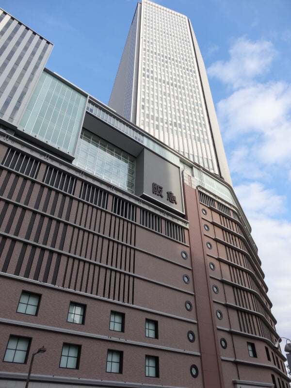 阪急うめだ本店の写真 ©C.L. Kao (eddie5150)(CC BY-SA 3.0)
