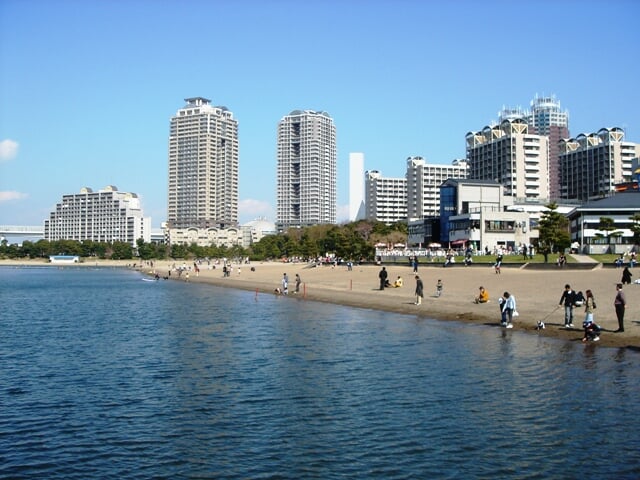 お台場海浜公園の写真 ©User: (WT-shared) Shoestring at wts wikivoyage(Public domain)