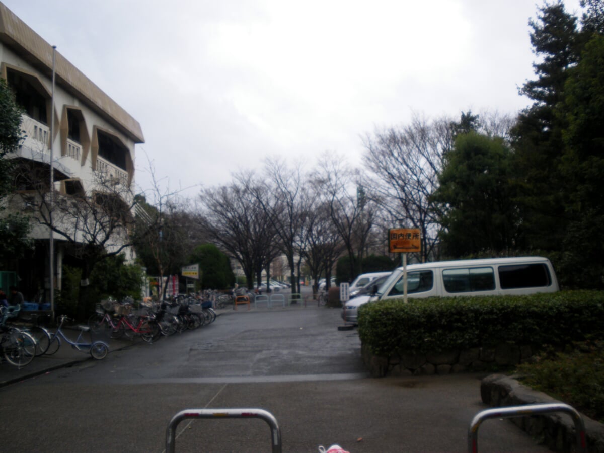 萩中公園の写真 ©Kamemaru2000(CC BY-SA 3.0)