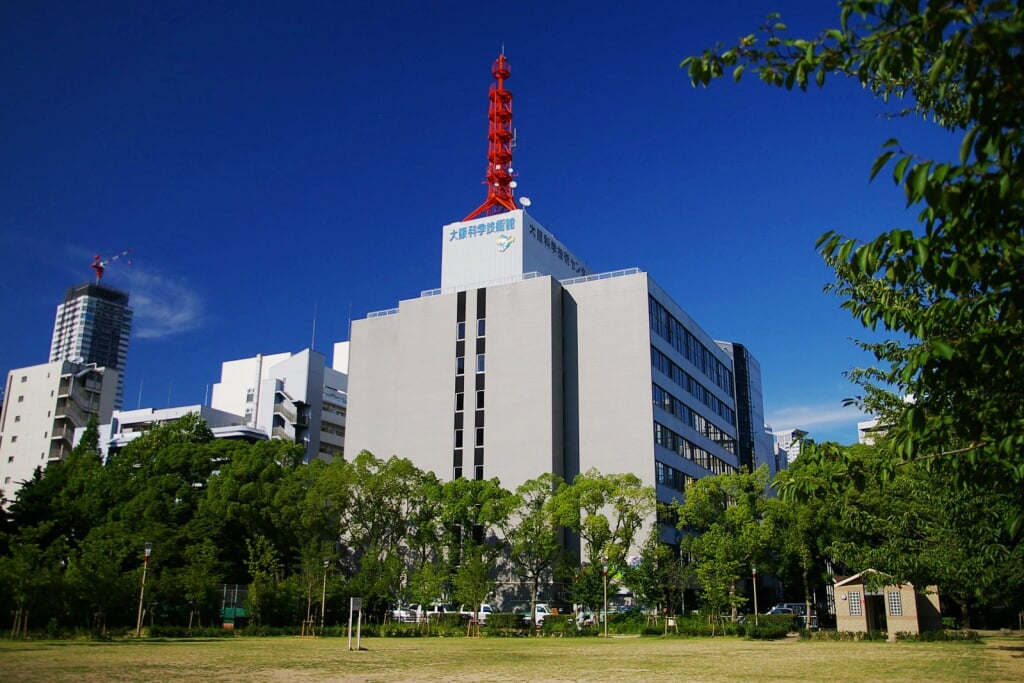 大阪科学技術館の写真 ©inoue-hiro(CC BY-SA 3.0)