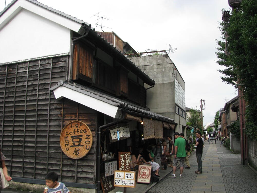 菓子屋横丁の写真 ©Aimaimyi(CC BY-SA 3.0)