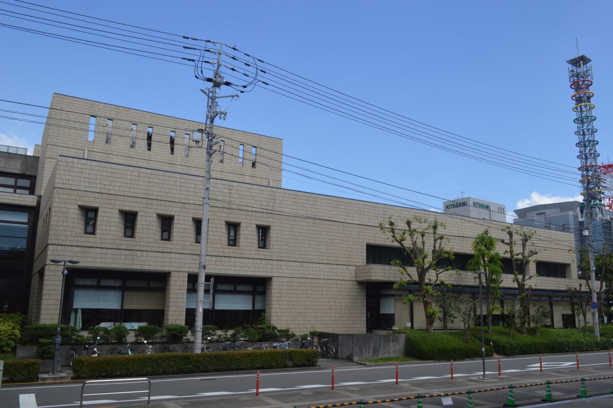 松山市総合コミュニティセンターの写真 ©Asturio(CC BY-SA 4.0)