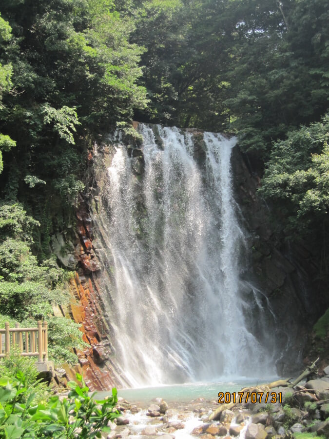 丸尾滝の写真 ©郵便振替(CC BY-SA 4.0)