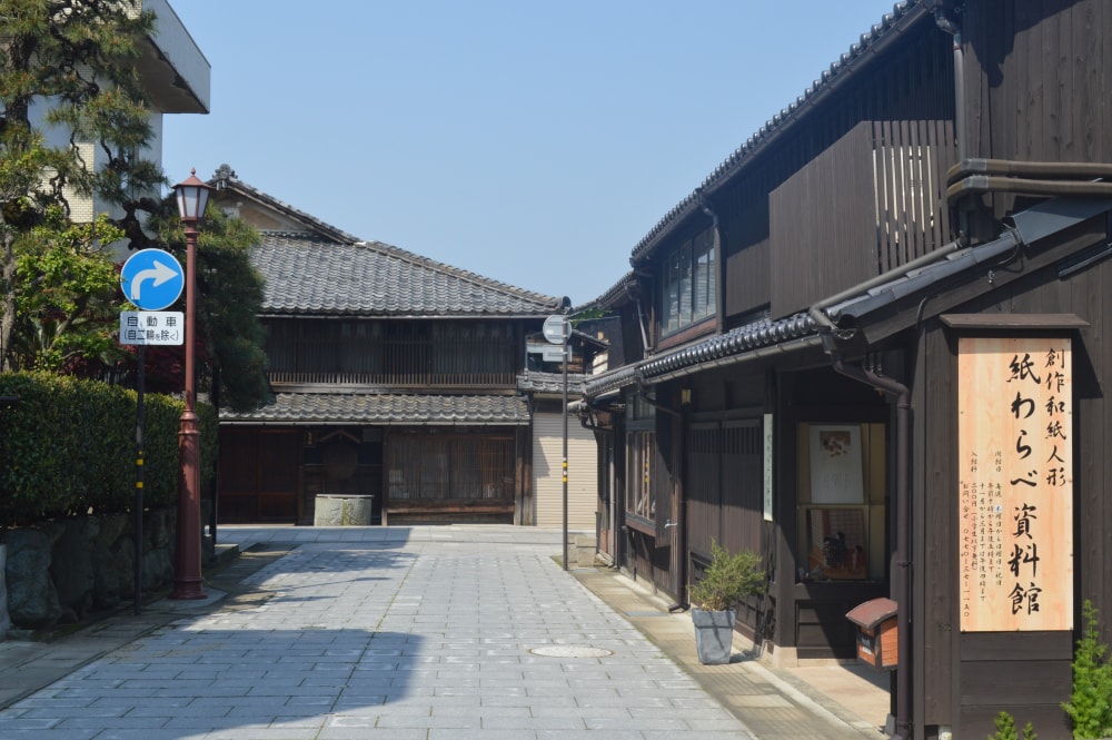 紙わらべ資料館の写真 ©Asturio(CC BY-SA 4.0)