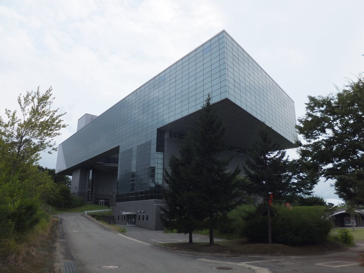 秋田県立近代美術館の写真 ©掬茶(CC BY-SA 3.0)