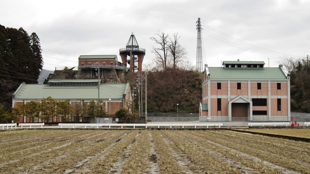下山芸術の森 発電所美術館の写真 ©Qurren(CC BY-SA 3.0)
