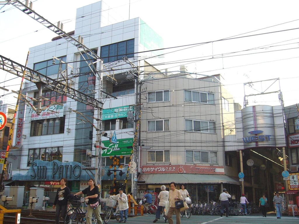 庄内本通商店街の写真 ©Bakkai(CC BY 3.0)
