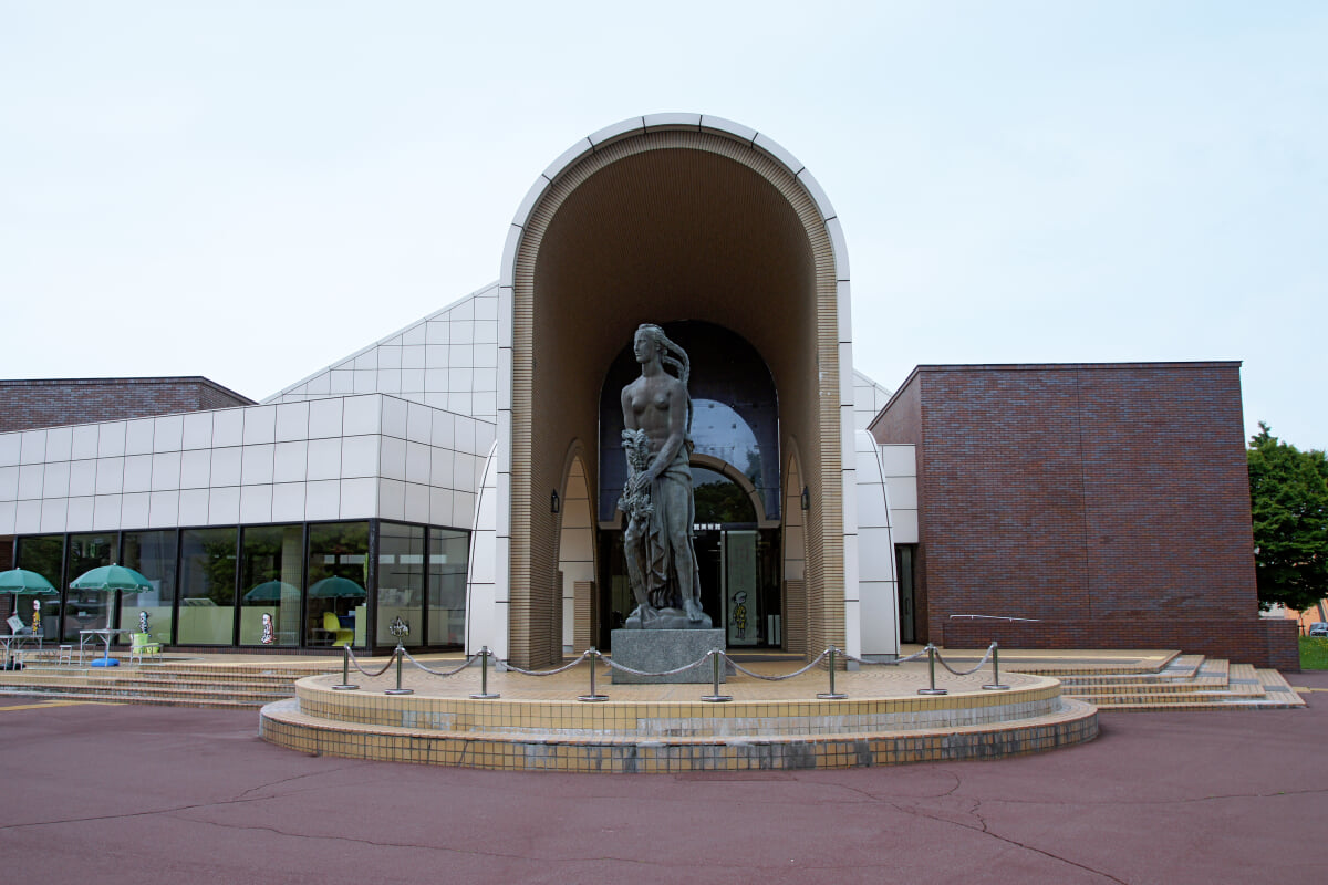 北海道立函館美術館の写真 ©663highland(CC BY-SA 3.0)