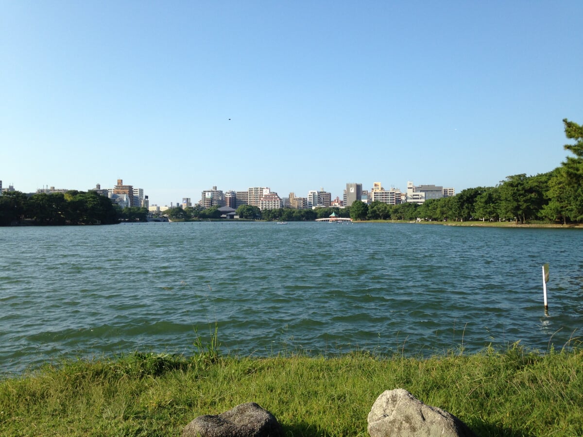 大濠公園能楽堂の写真 ©そらみみ(CC BY-SA 4.0)