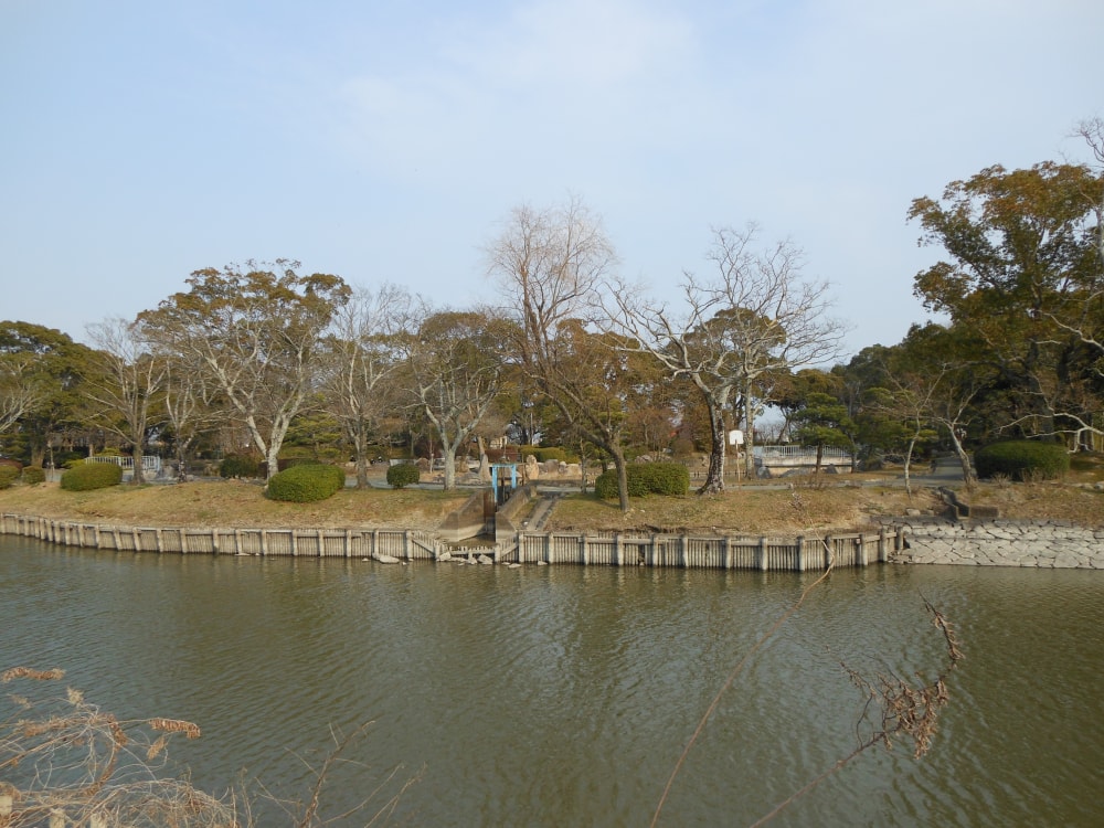 蓮池公園の写真 ©Pekachu(CC BY-SA 4.0)