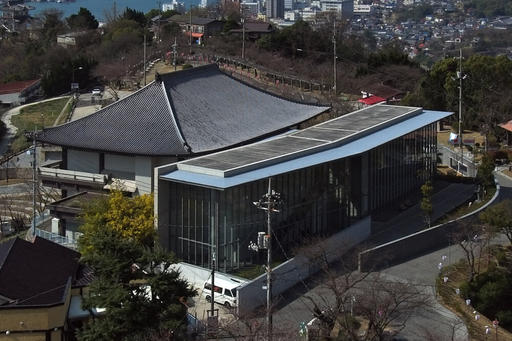 尾道市立美術館の写真 ©Wiiii(CC BY-SA 3.0)