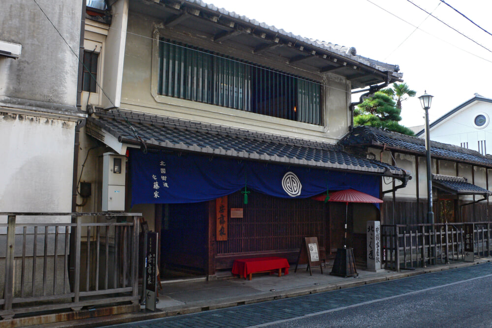 北国街道安藤家の写真 ©663highland(CC-BY-SA-3.0)