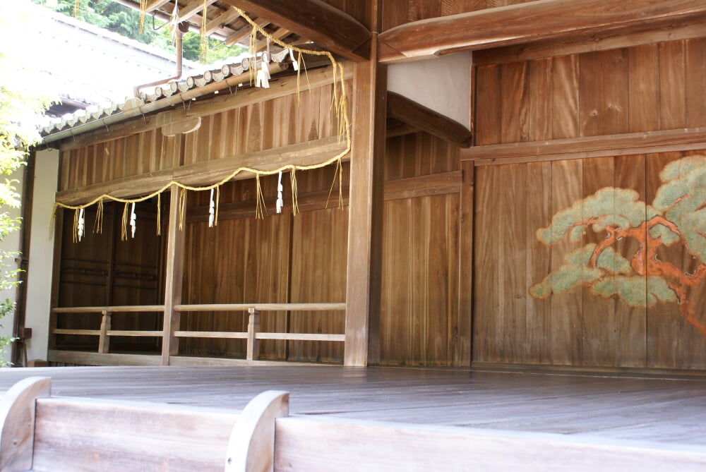 日牟禮八幡宮の写真 ©fitm(CC BY-SA 3.0)