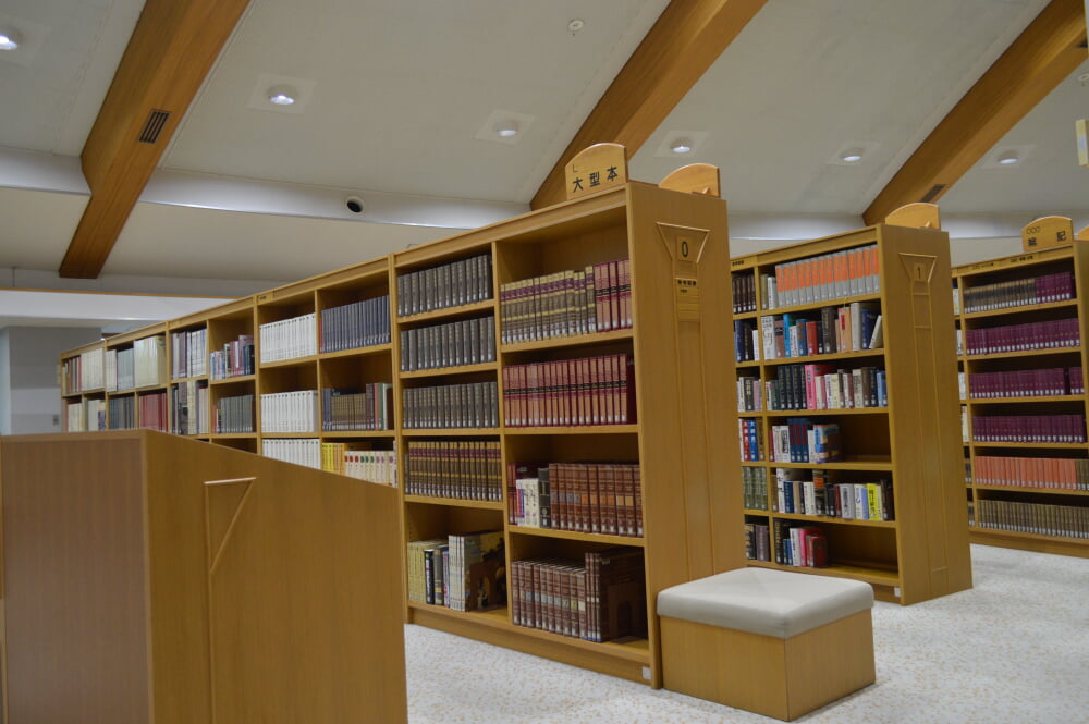 東浦町中央図書館の写真 ©Asturio(CC BY-SA 4.0)