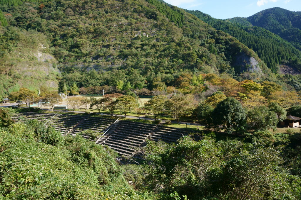 厳木ダムの写真 ©Peka(CC BY-SA 4.0)