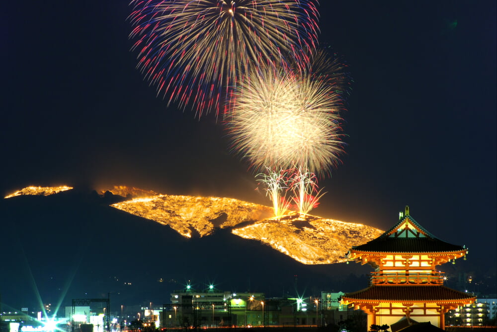 若草山の写真 ©名古屋太郎(CC BY-SA 4.0)