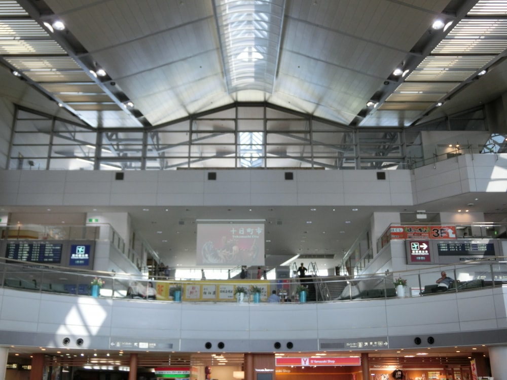 新潟空港の写真 ©あばさー(Public domain)