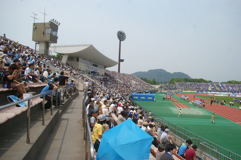 山形県総合運動公園の写真 ©WAKA77(Public domain)