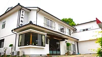 とらや新館