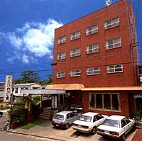 ビジネスホテル わらじ家本館