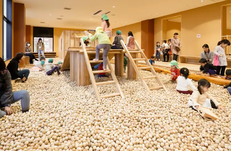 木の室内創造あそび場 感性の森