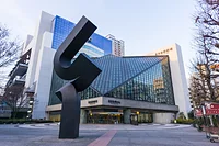 東京芸術劇場