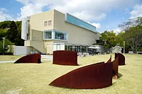 三重県立美術館