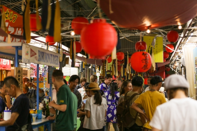 大阪「新世界」の夜がオモロくなる！？海外フードや珍味、ゲテモノばかりを集めたフードマーケット『新世界夜市』が7月6日（土）に開催！